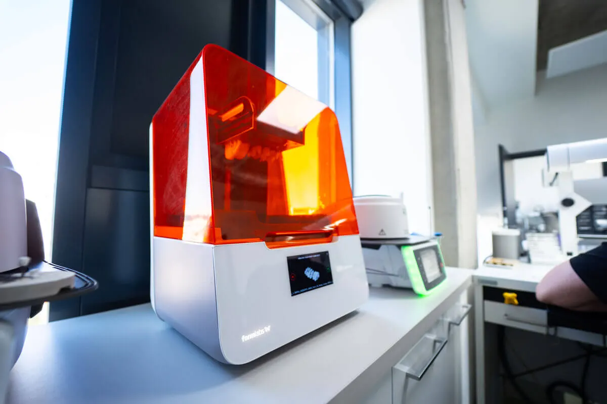 3D tlačiareň na zhotovenie modelov v laboratóriu HAPPYDENT LAB