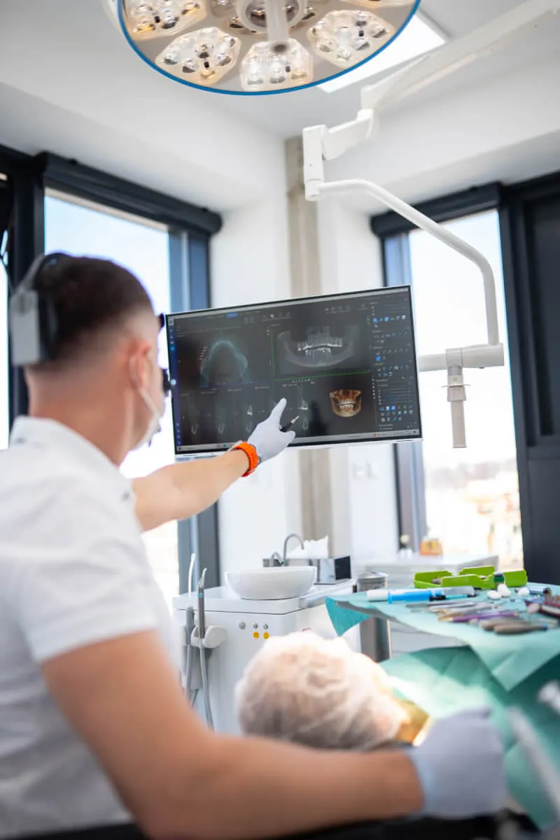 Zhodnotenie stavu čeľuste na 3D snímke pred zavedením implantátov
