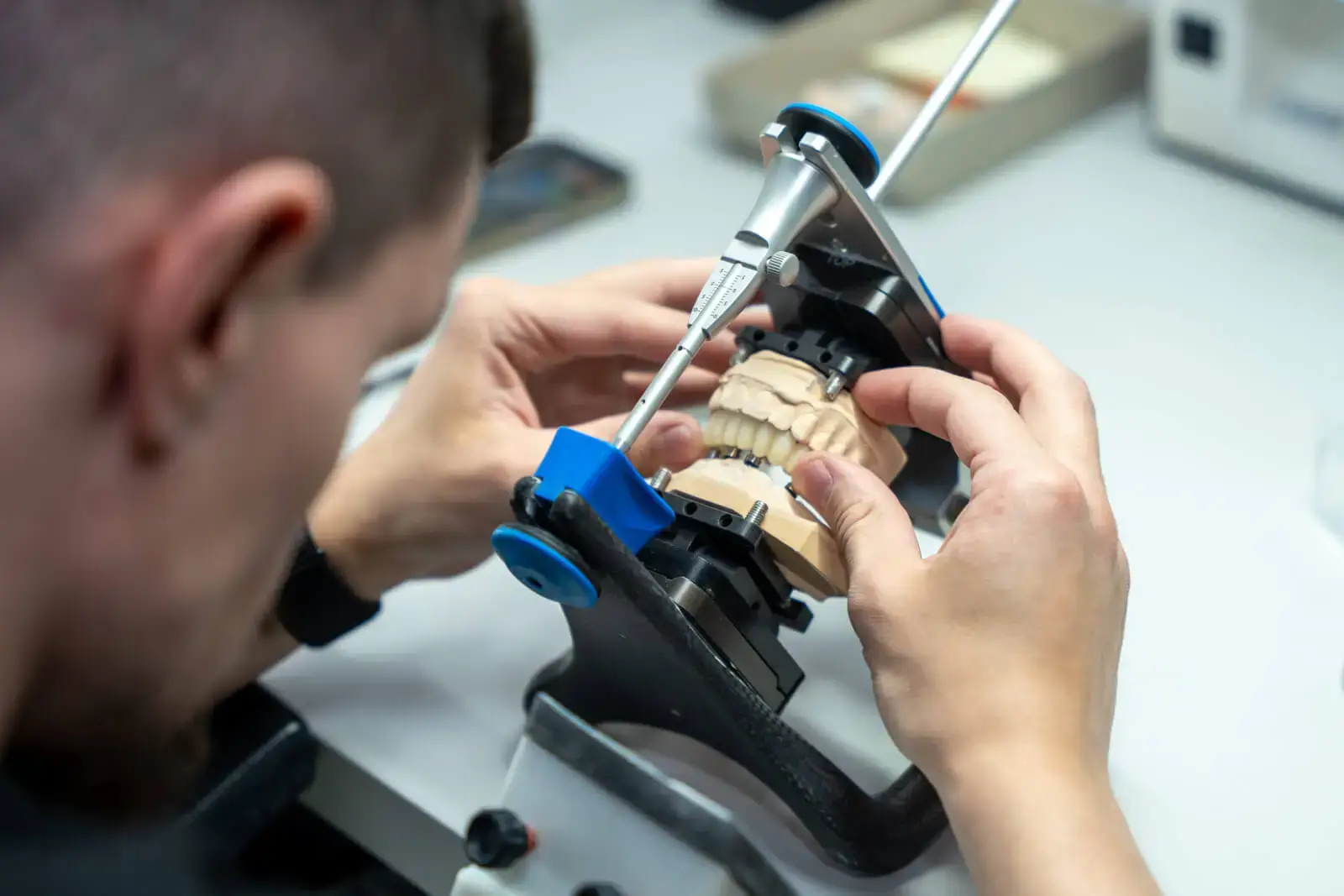 Zubné laboratórium HAPPYDENT LAB v Košiciach – CAD/CAM technológie, zubná protetika a implantológia